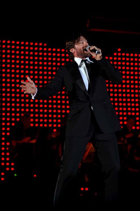 Fight Cancer Foundation Patron Hugh Jackman perfoms at 2007 Red Ball Melbourne.